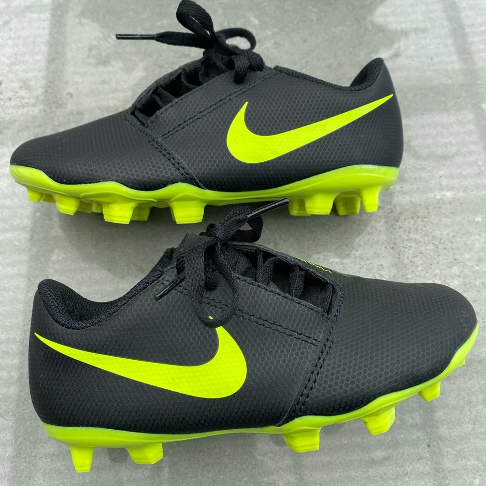 Nike Phamtom Kids Cleats